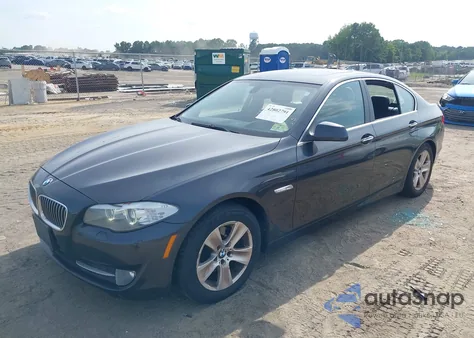 2013 BMW 528I xDrive z USA, uszkodzony, nr VIN WBAXH5C50DDW13775